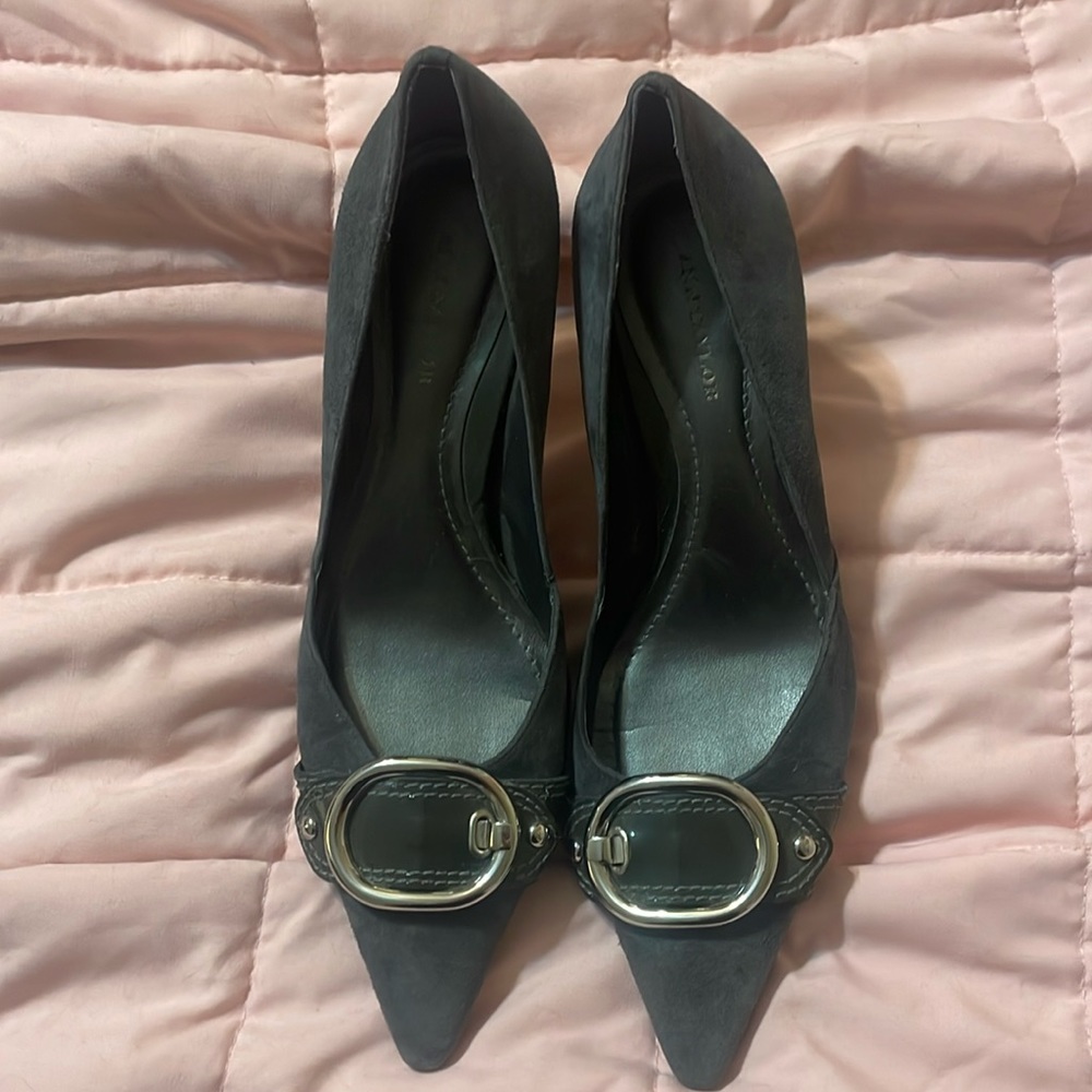 Anne Klein grey suede pointed toe heel with silver buckle/patent leather accent
